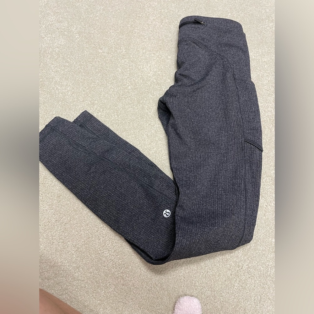 Lululemon Leggings, Grey Herringbone Size 6 with Pockets
